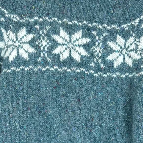 Ness of Scotland Poinsettia Pattern Turtleneck Green Tweed Sweater Size M - Picture 6 of 10